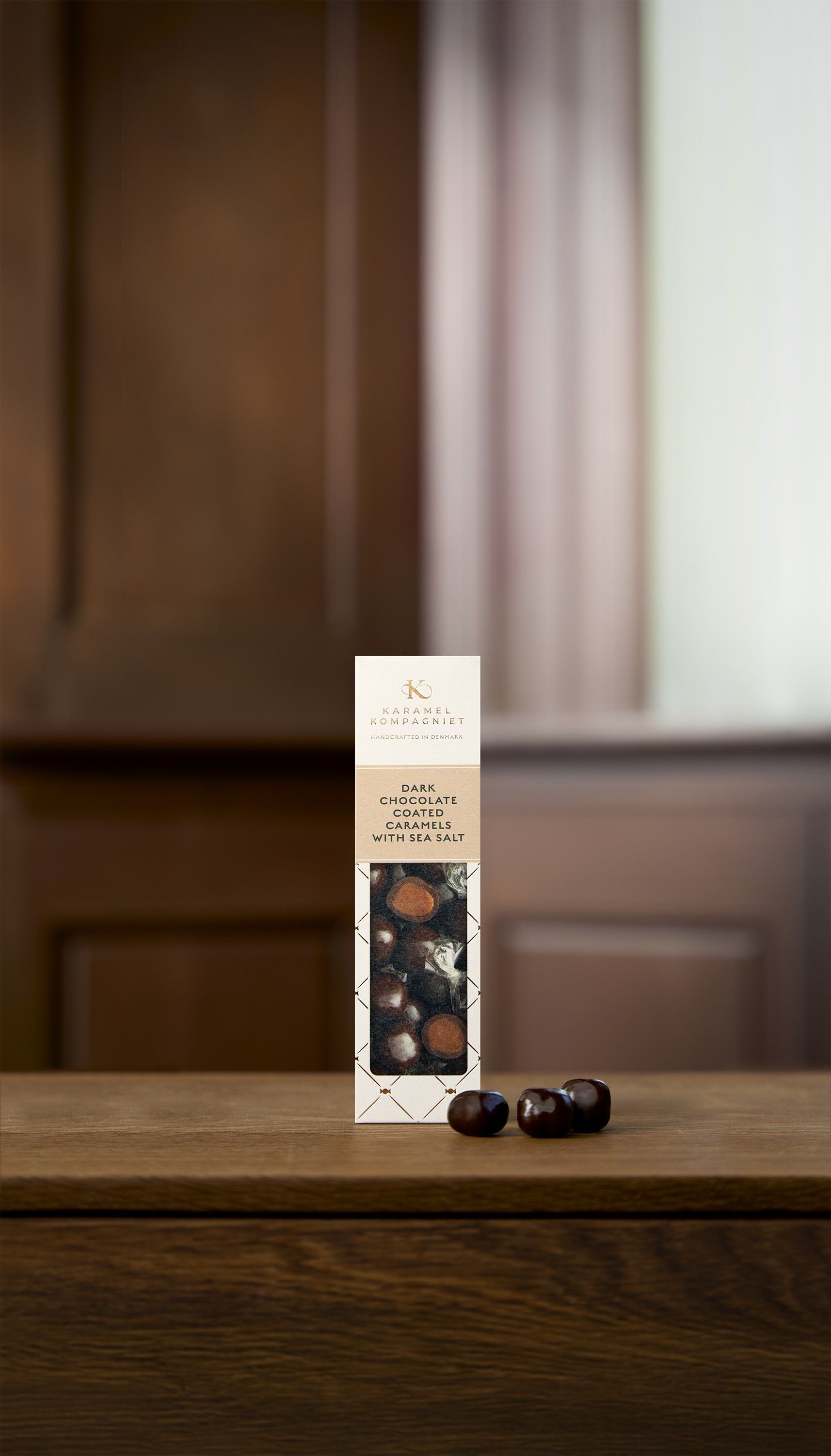 Dark Chocolate coated caramels with sea salt Elegance