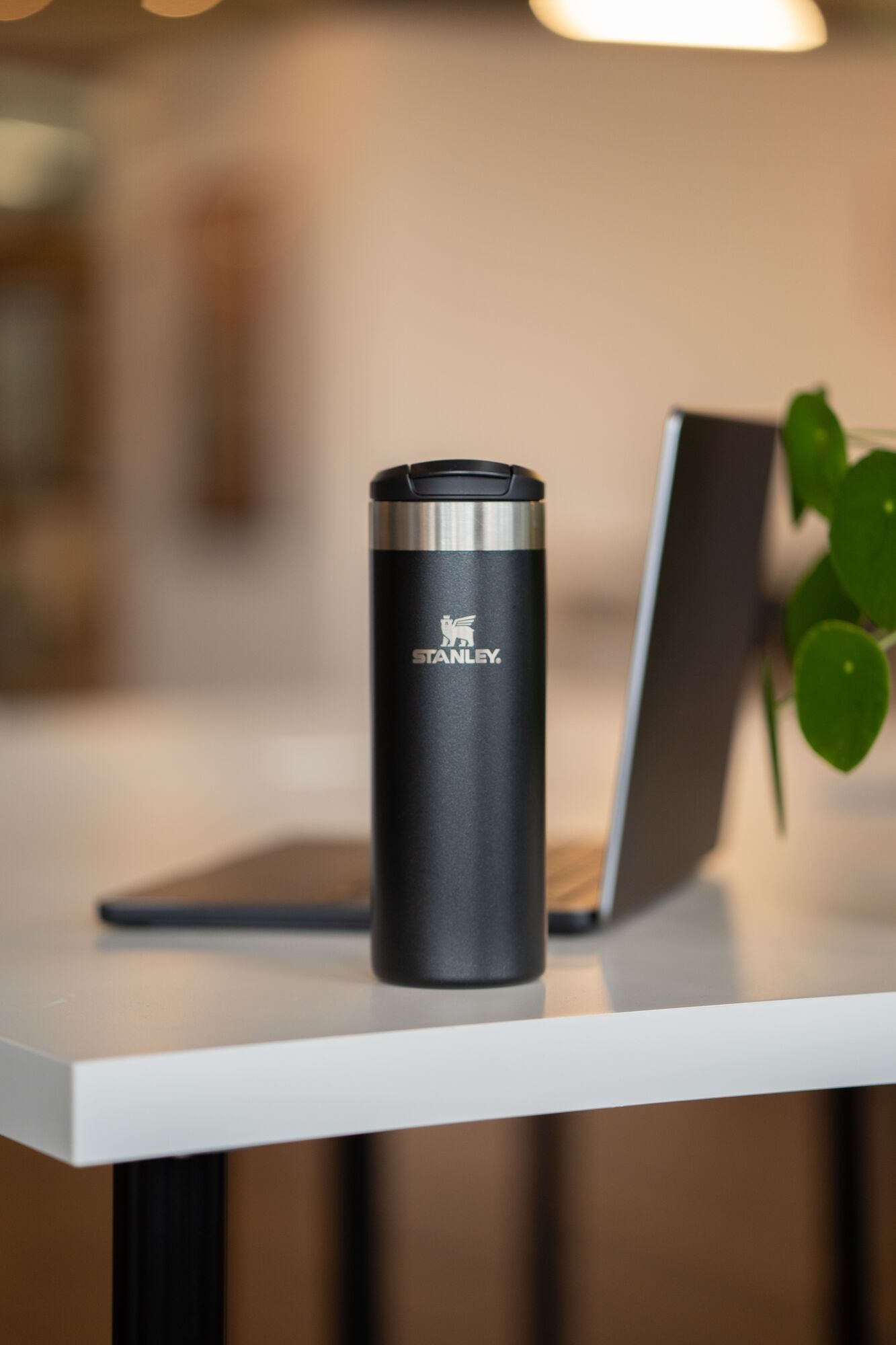 Stanley AeroLight Transit Mug. 47L