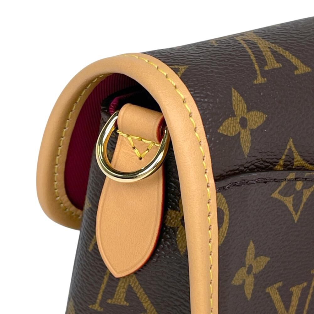 Louis Vuitton Shoulder Bags