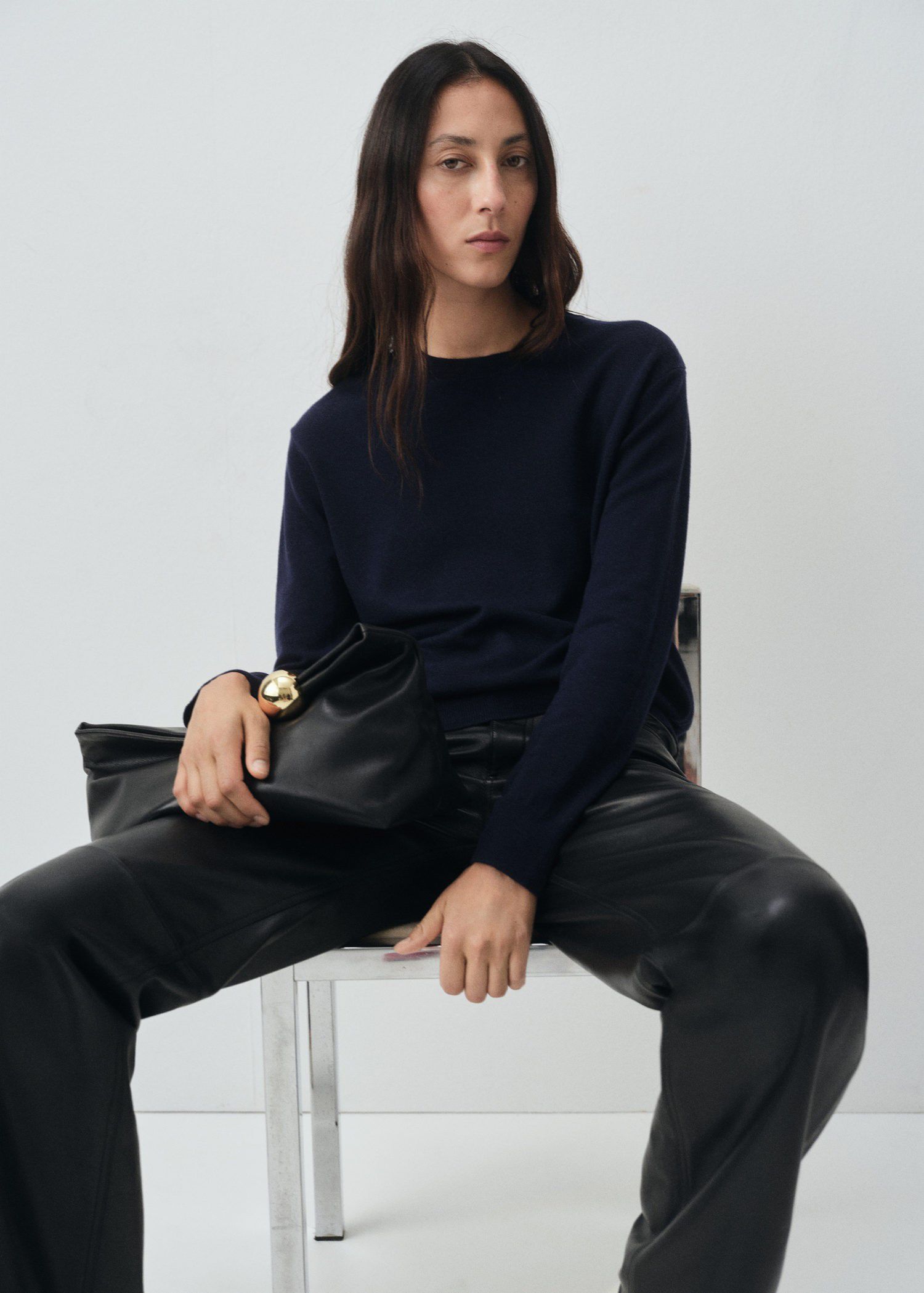 100% wool fine-knit sweater