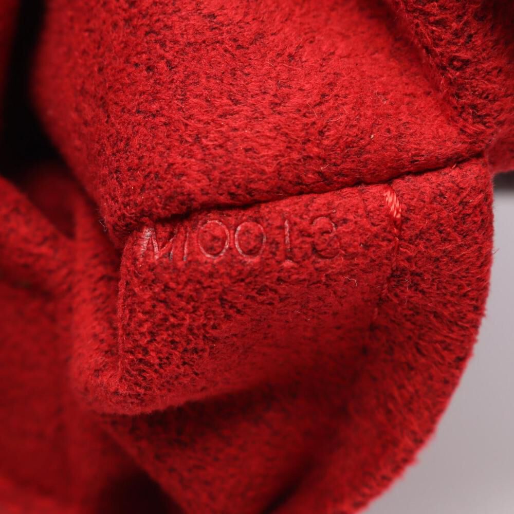 Louis Vuitton Croissant