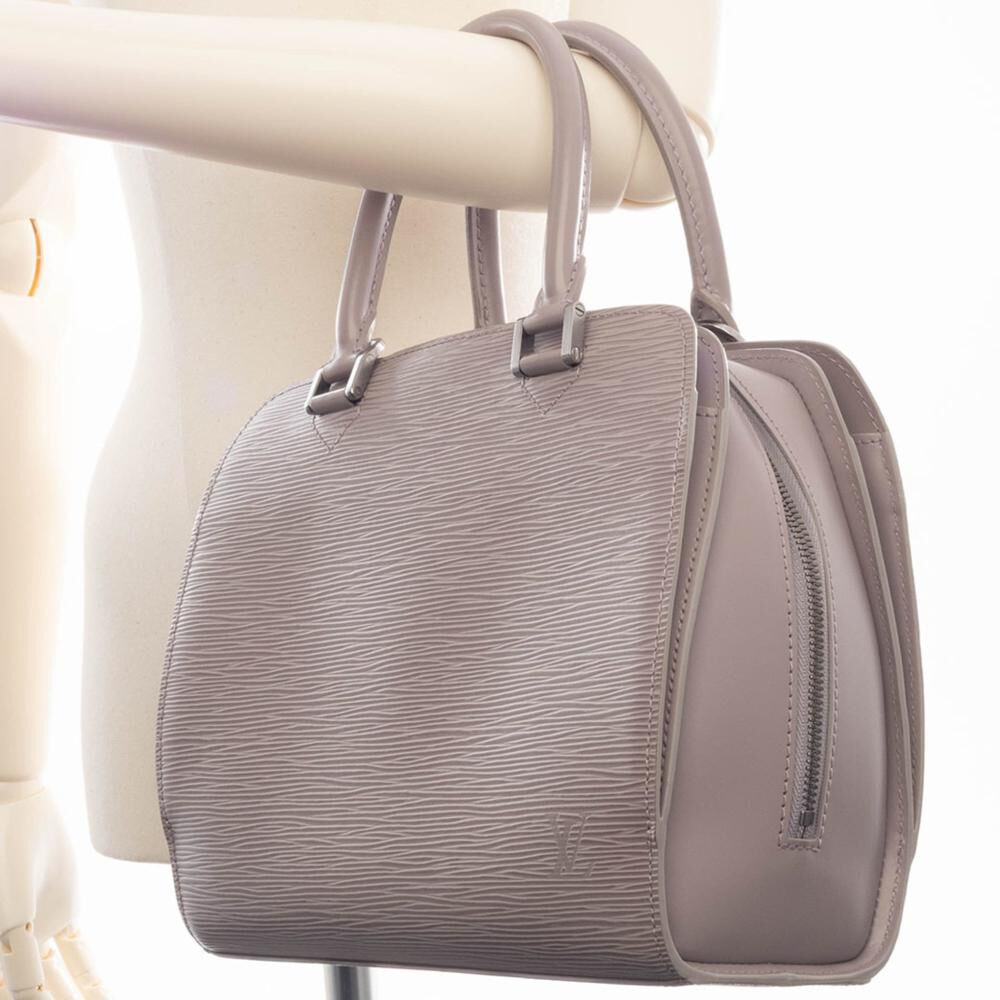 Louis Vuitton Pont Neuf