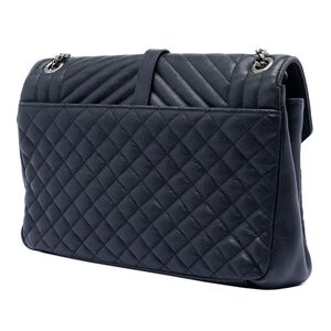 Yves Saint Laurent Shoulder Bag