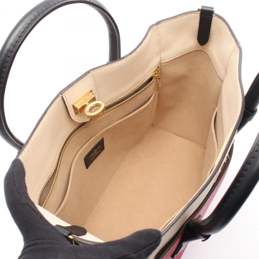 Louis Vuitton On My Side