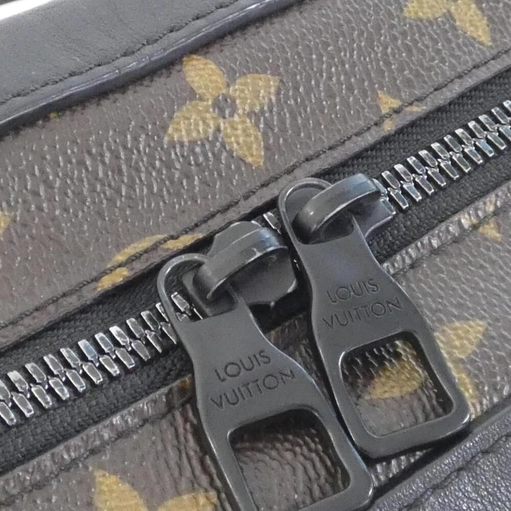 Louis Vuitton Shoulder Bags