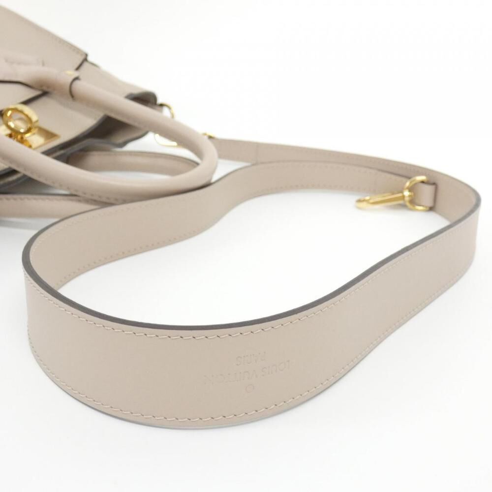 Louis Vuitton On My Side