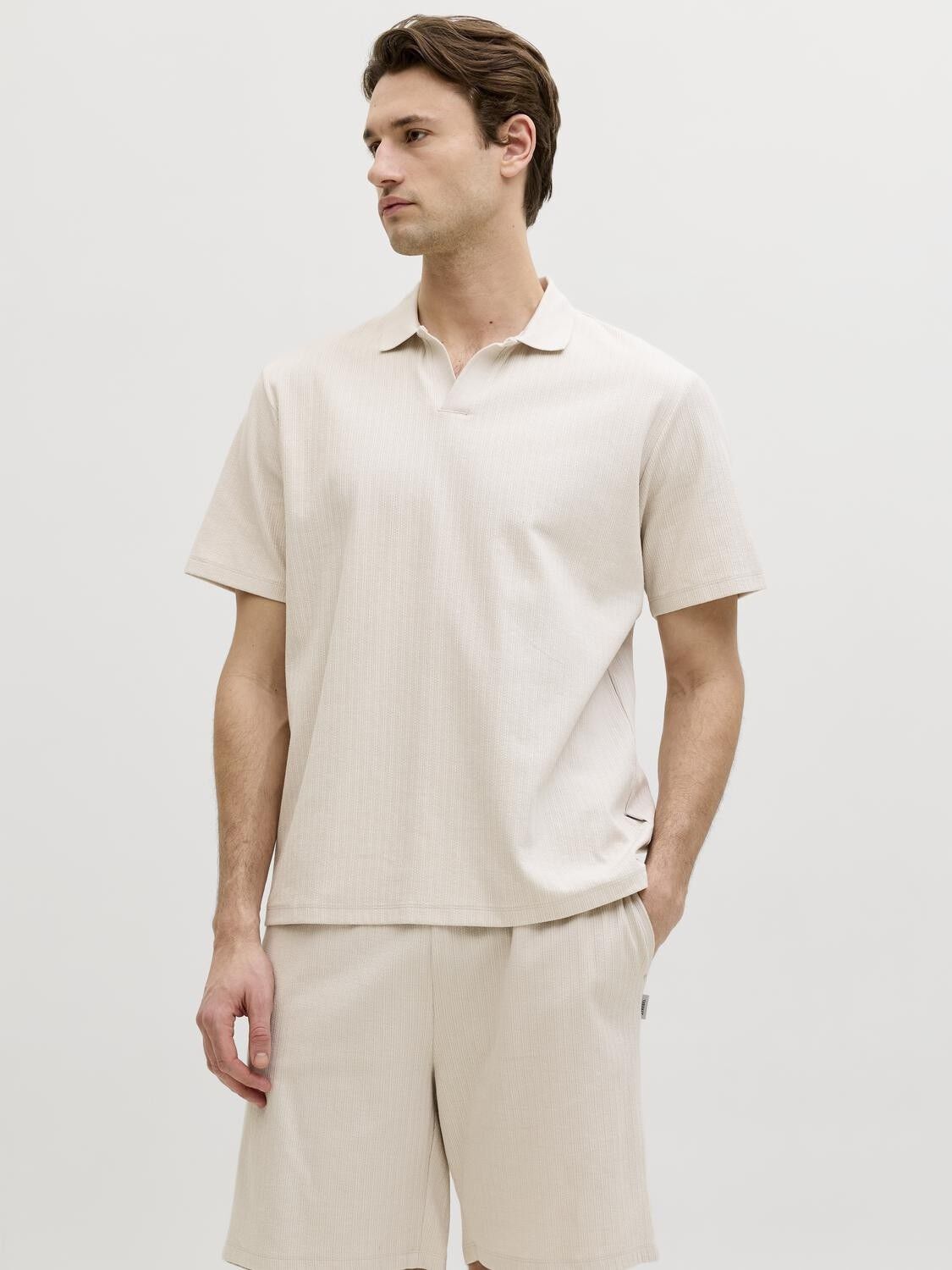 JREBDENVER SPLIT NECK SS TEE