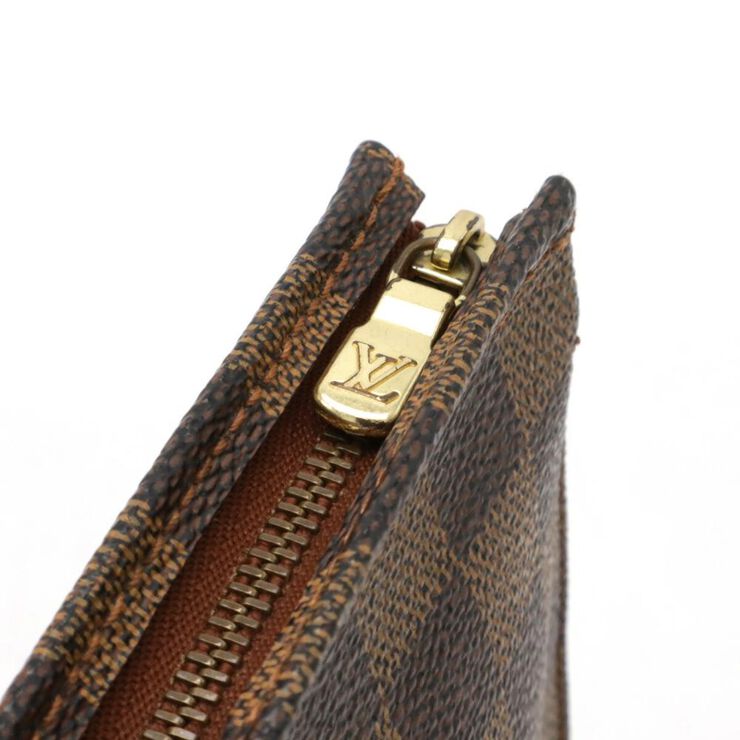 Louis Vuitton Poche Toilette