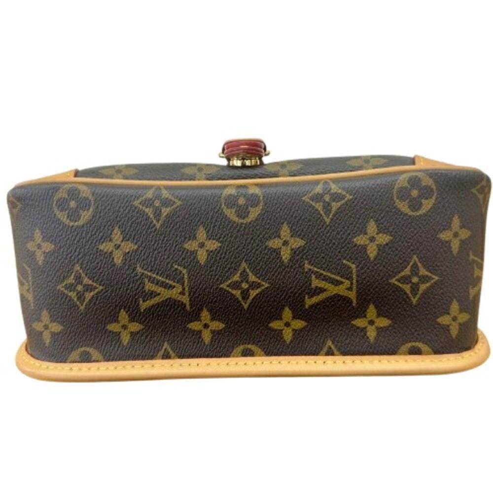 Louis Vuitton Shoulder Bags