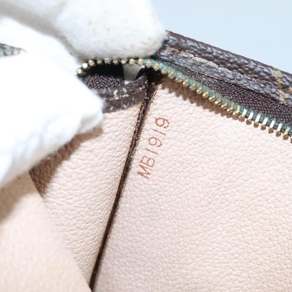 Louis Vuitton Poche Toilette