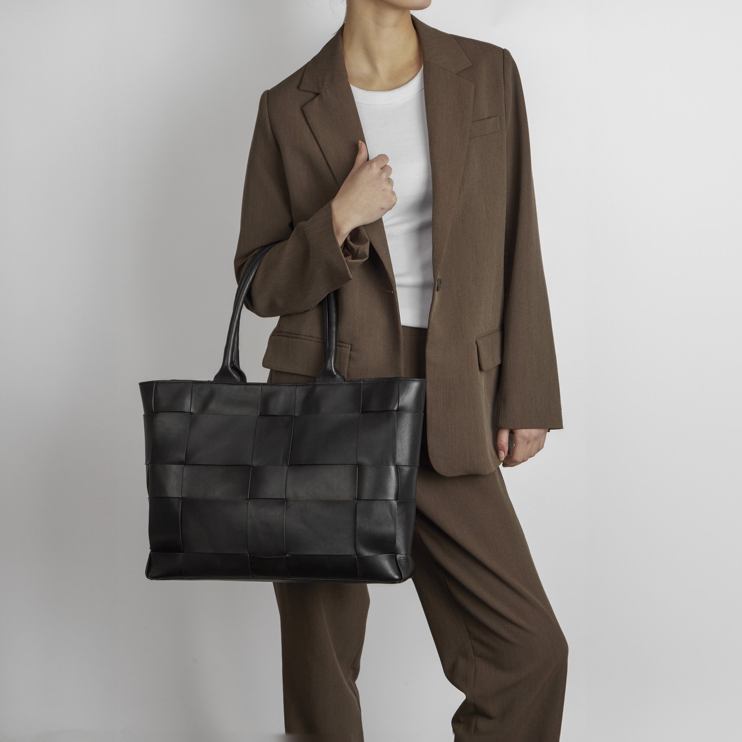 Euleenmbg Shopper, Antique