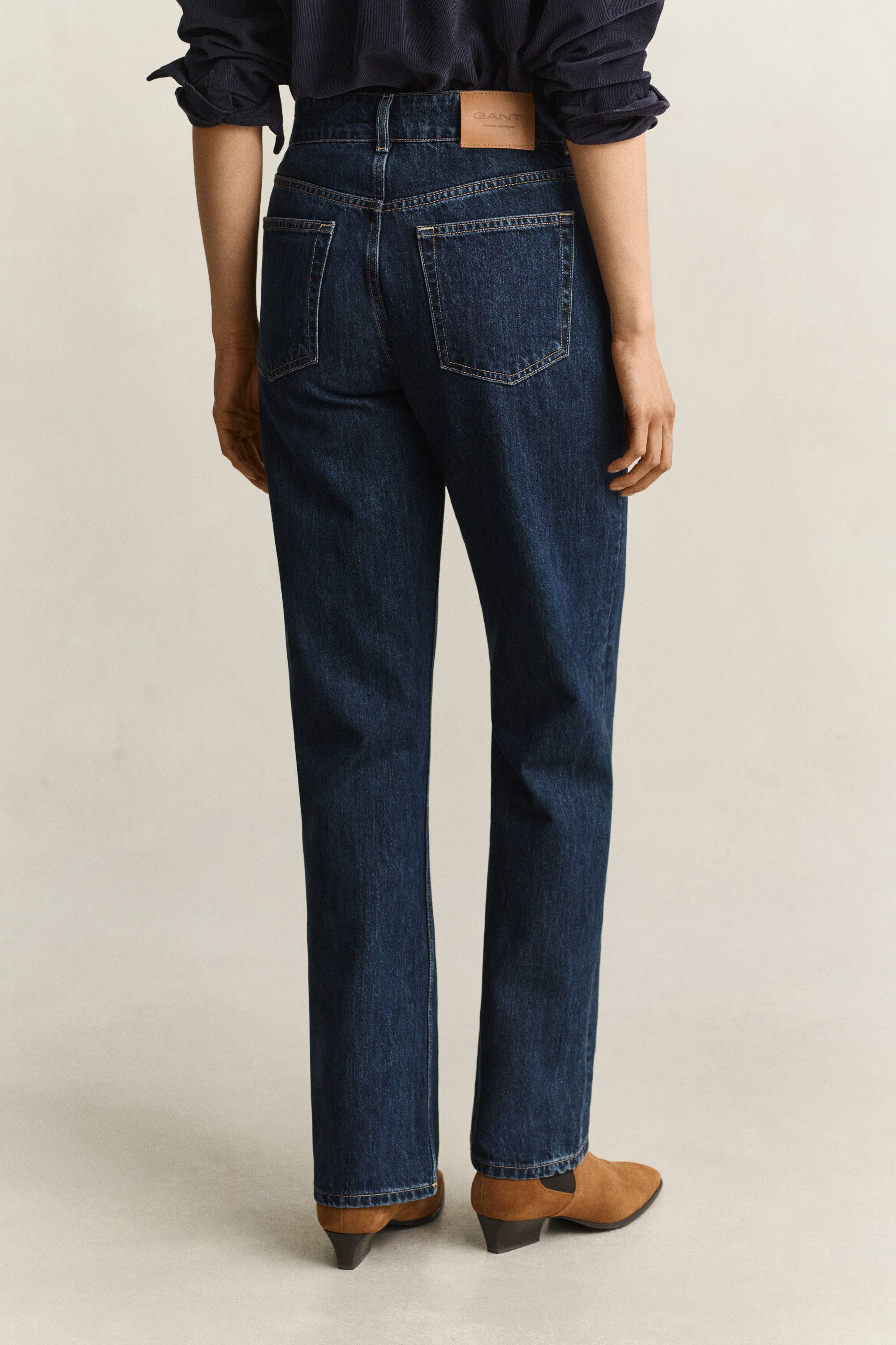 RELAXED DOUBLE BUTTON JEANS