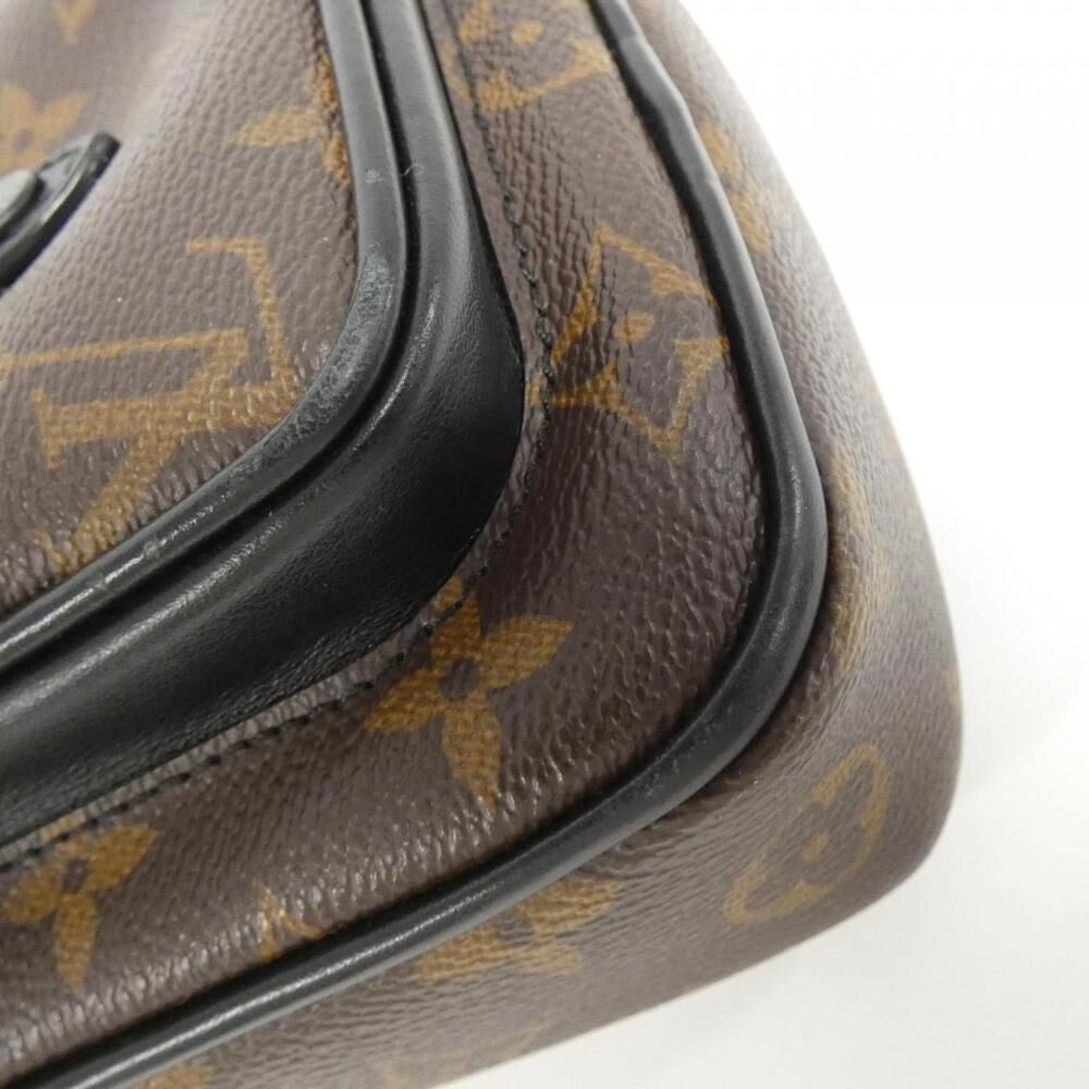 Louis Vuitton Shoulder Bags