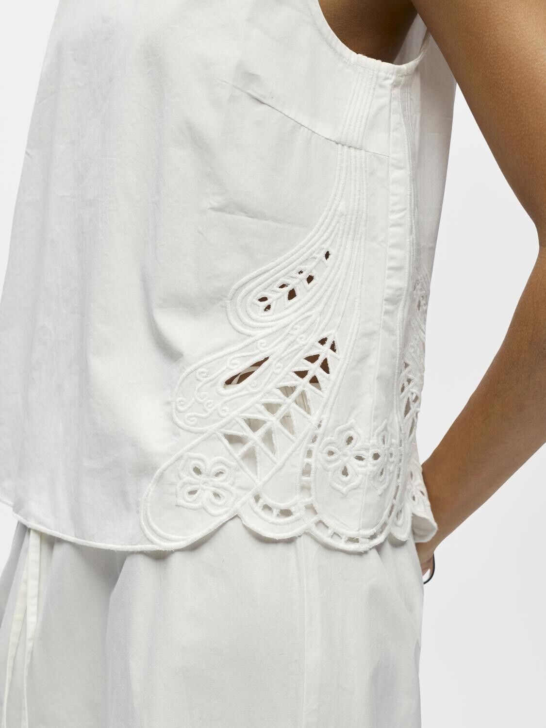 OBJMADIA SL RE TOP 144