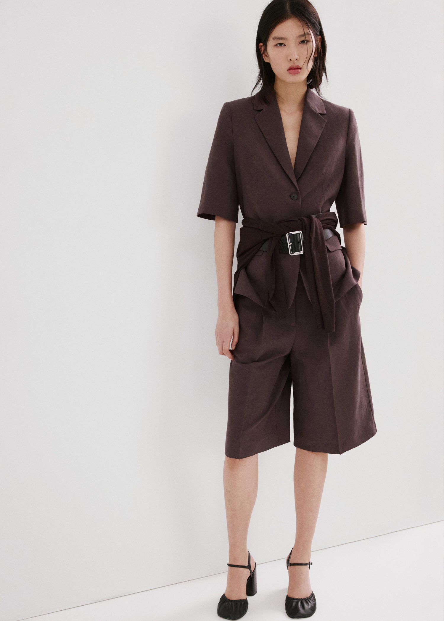 Straight linen Bermuda shorts