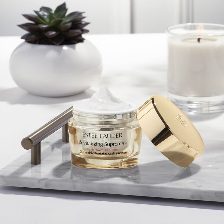 Revitalizing Supreme+ Youth Power Soft Crème