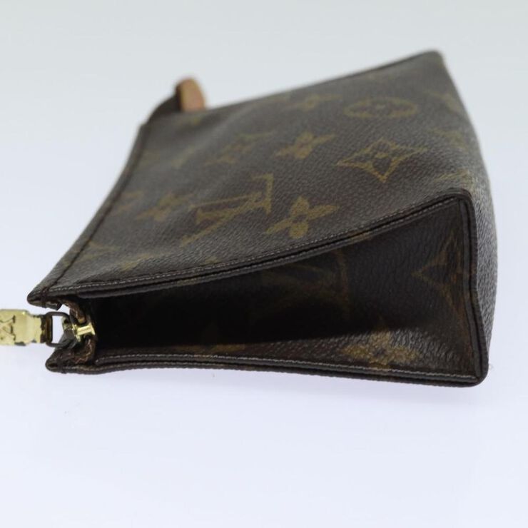 Louis Vuitton Poche Toilette