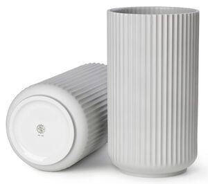 Lyngbyvasen lys gr&aring;