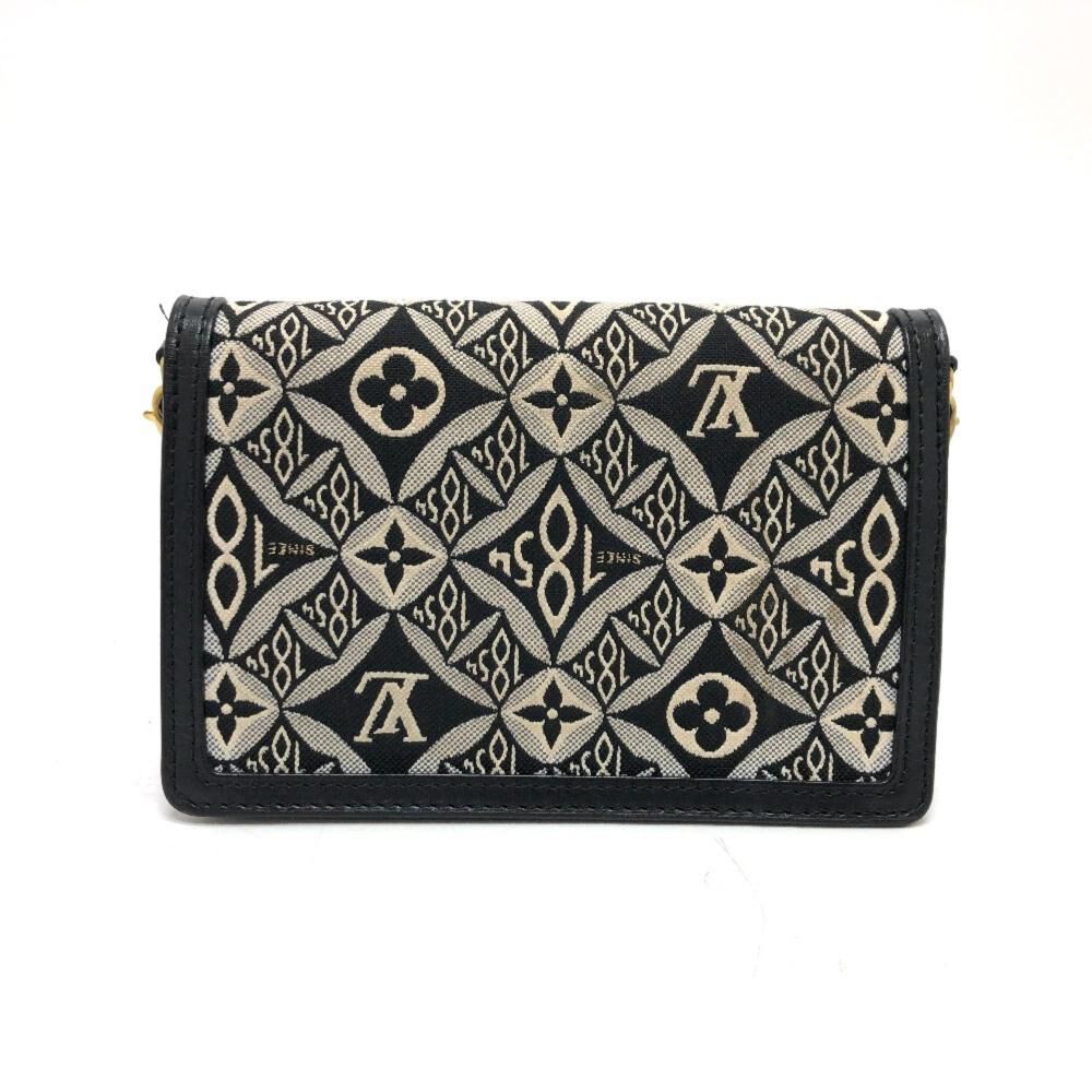 Louis Vuitton Shoulder Bags