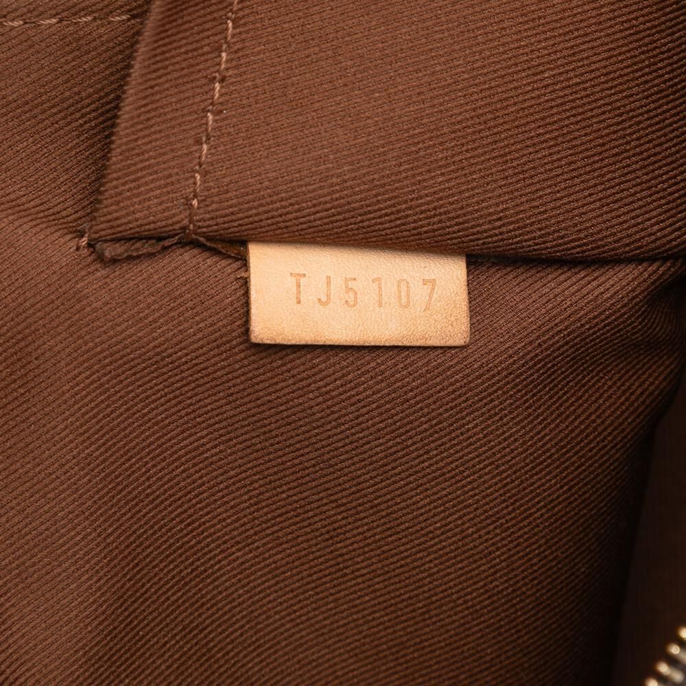 Louis Vuitton Clutch