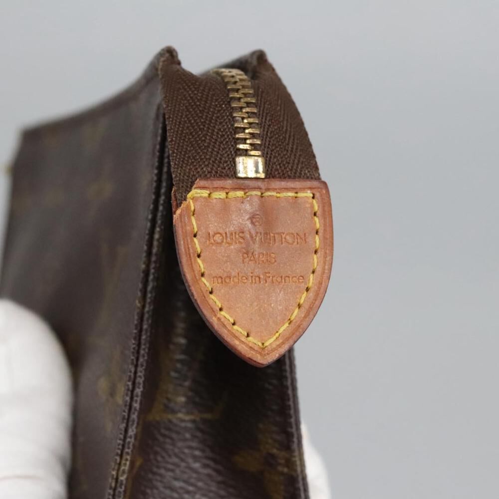 Louis Vuitton Poche Toilette
