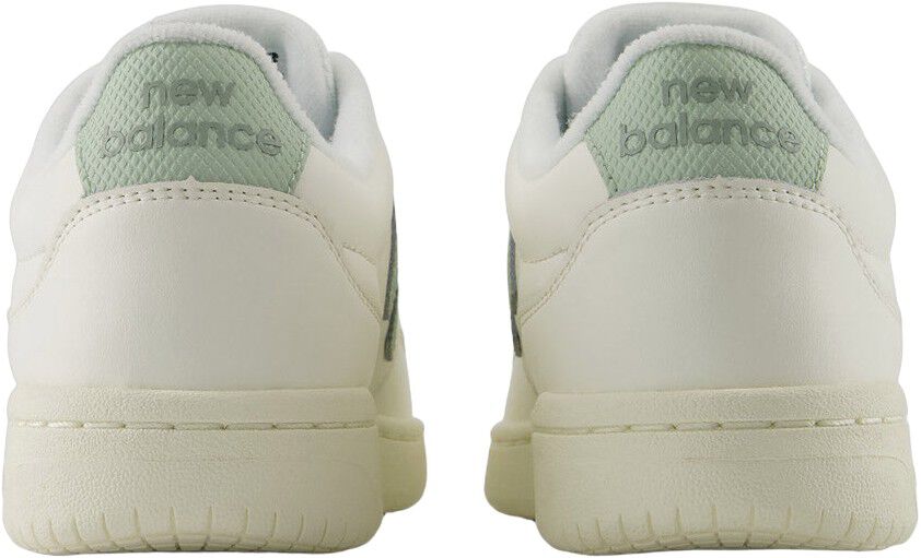 80 Sneakers