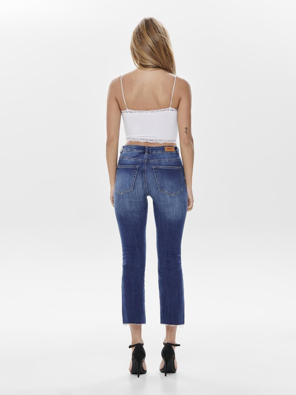 ONLVICKY LACE SEAMLESS CROPPED TOP