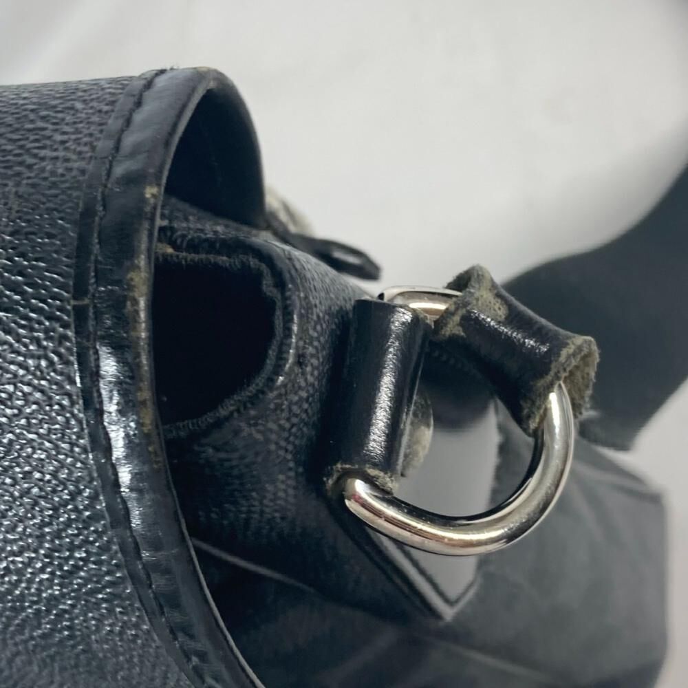 Louis Vuitton Messenger