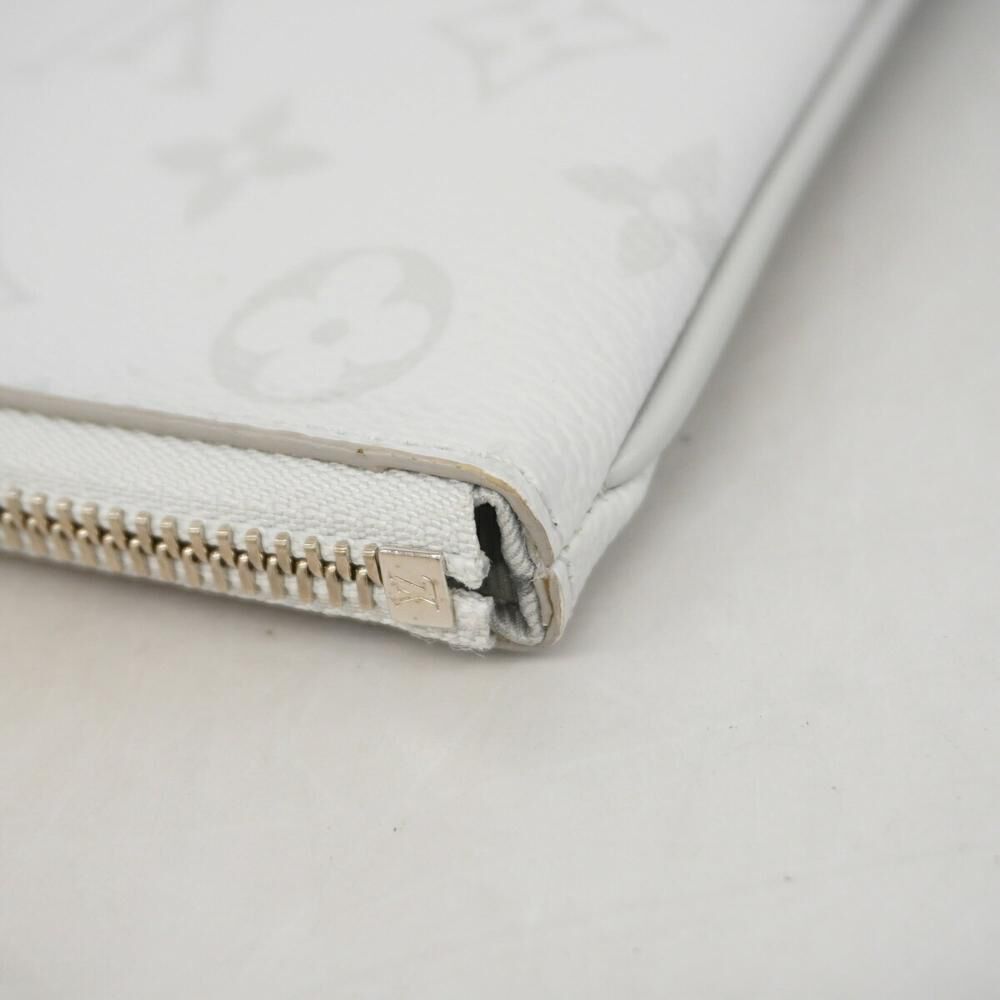 Louis Vuitton Clutch