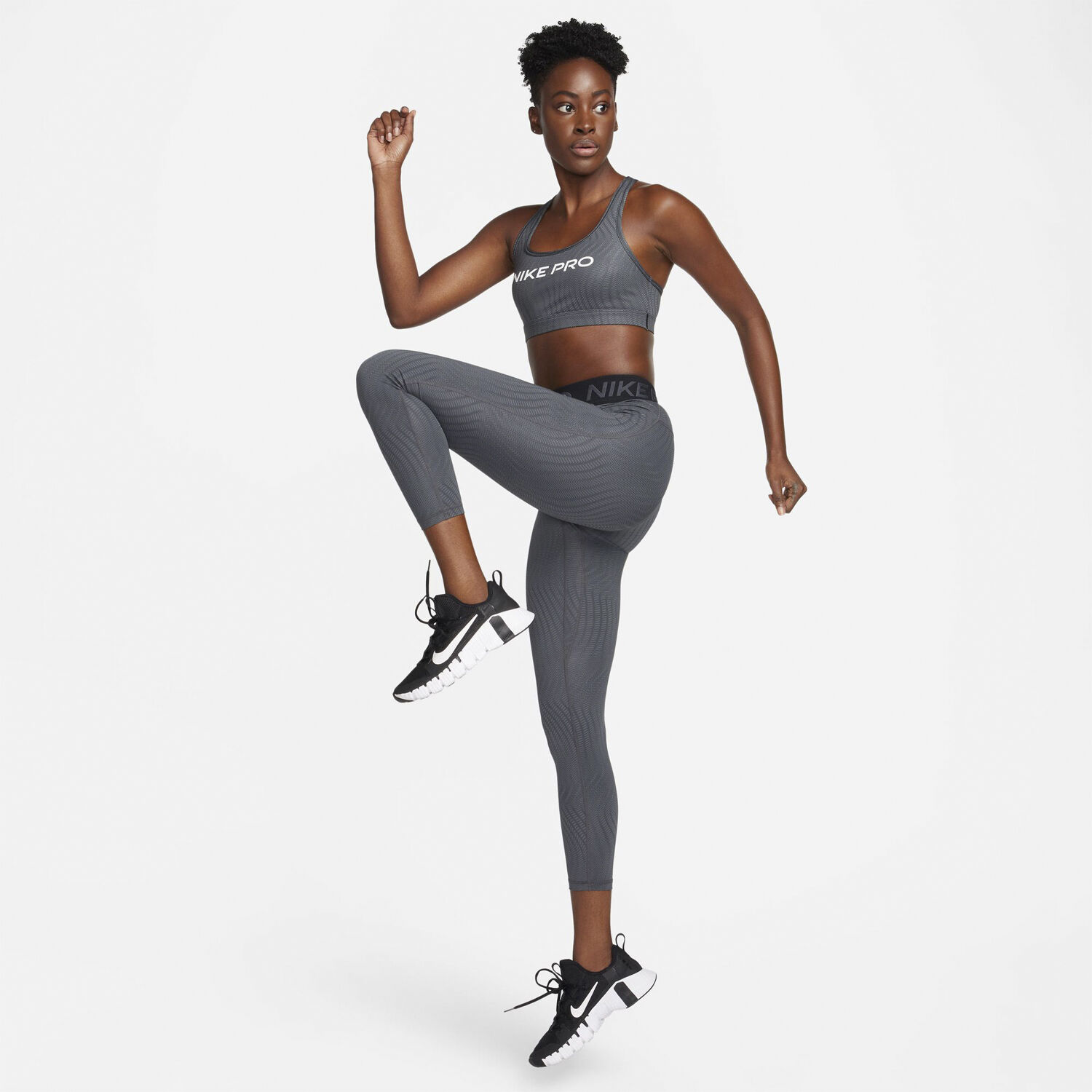 Pro Swoosh Light-Support non-padded sports bh