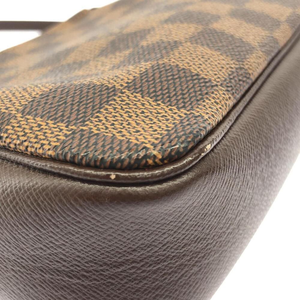 Louis Vuitton Trousse Makeup