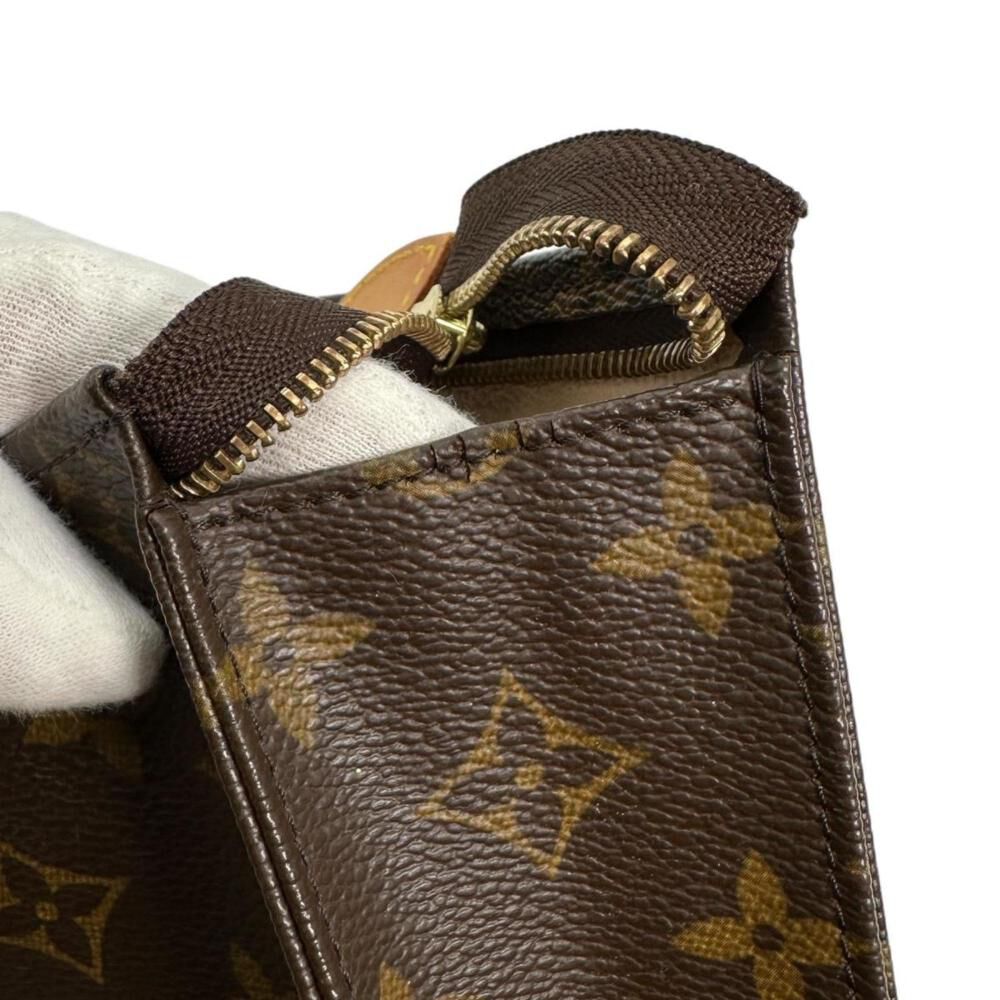Louis Vuitton Poche Toilette
