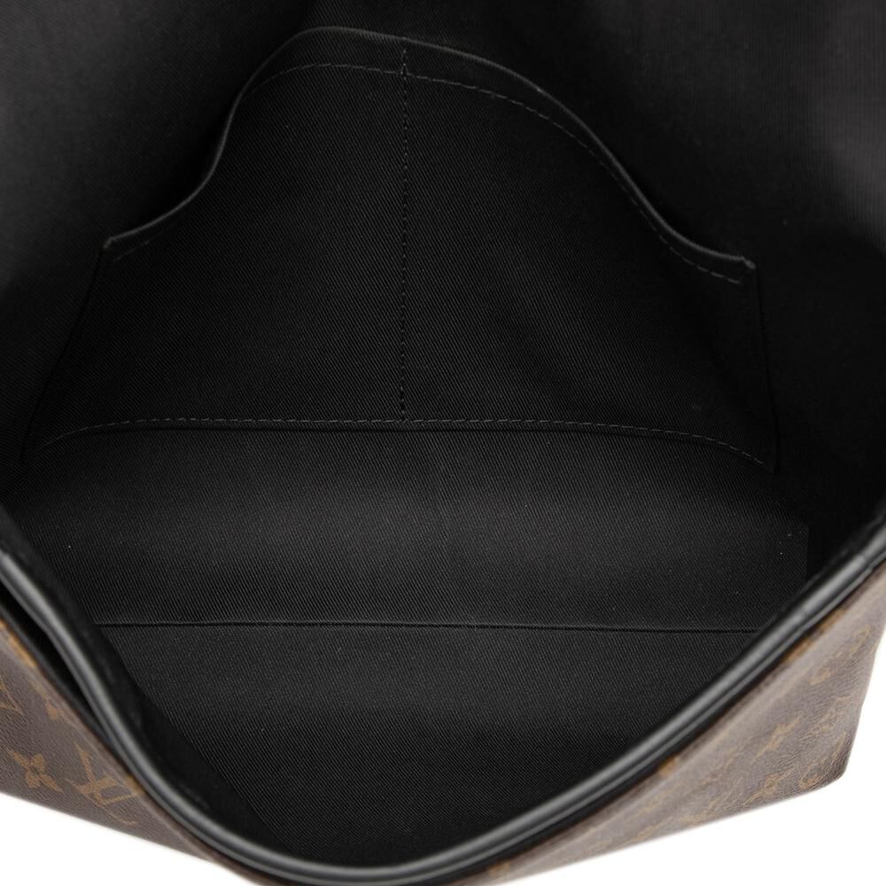 Louis Vuitton Shoulder Bags