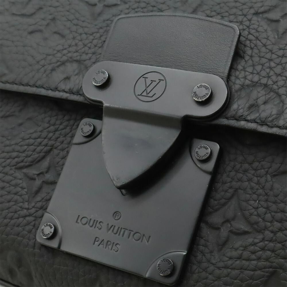 Louis Vuitton Shoulder Bags