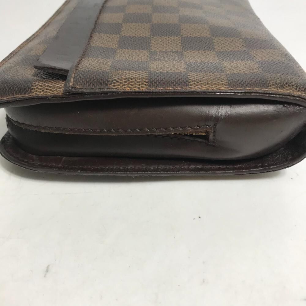 Louis Vuitton Clutch