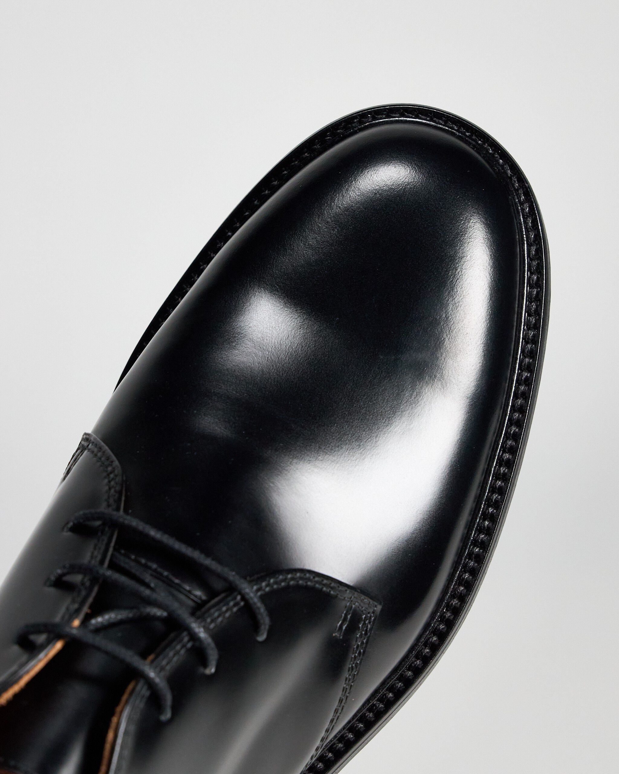 Laced boot