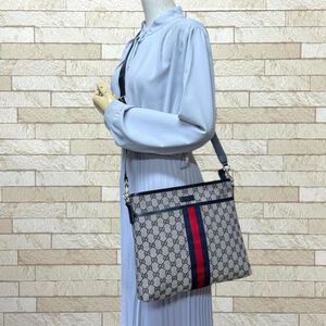 Gucci Shoulder Bag