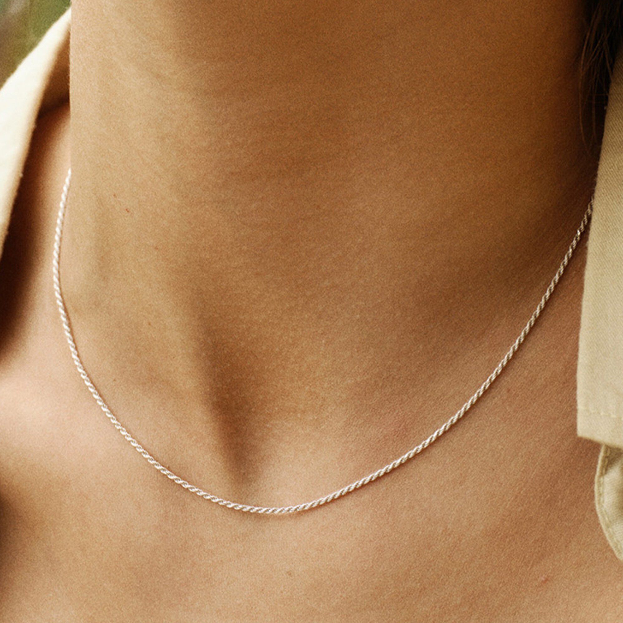 Small Twisted Sparkly Necklace