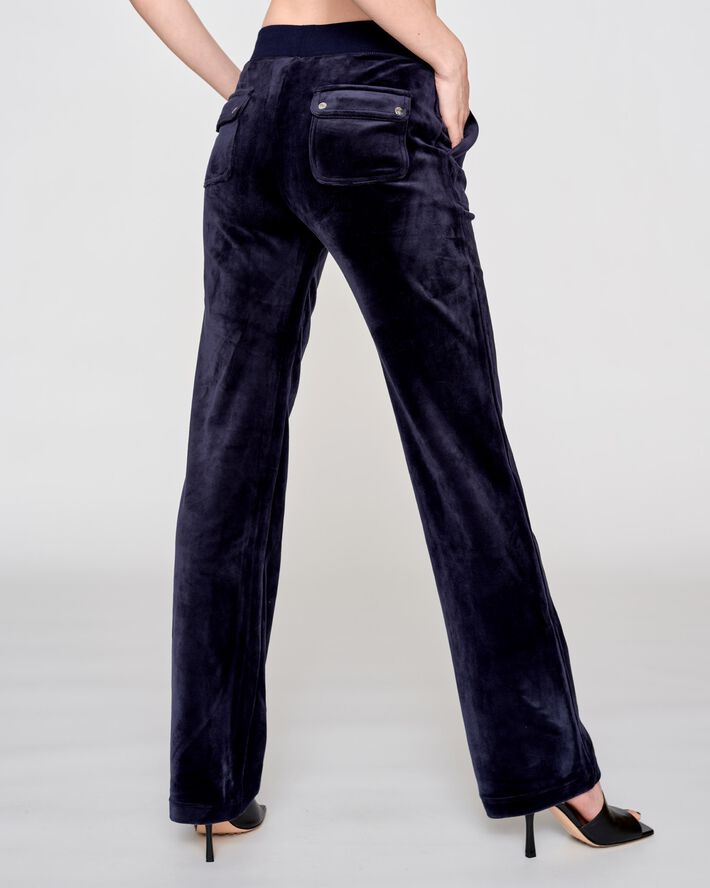 Del Ray Classic Velour Pant Pocket Design