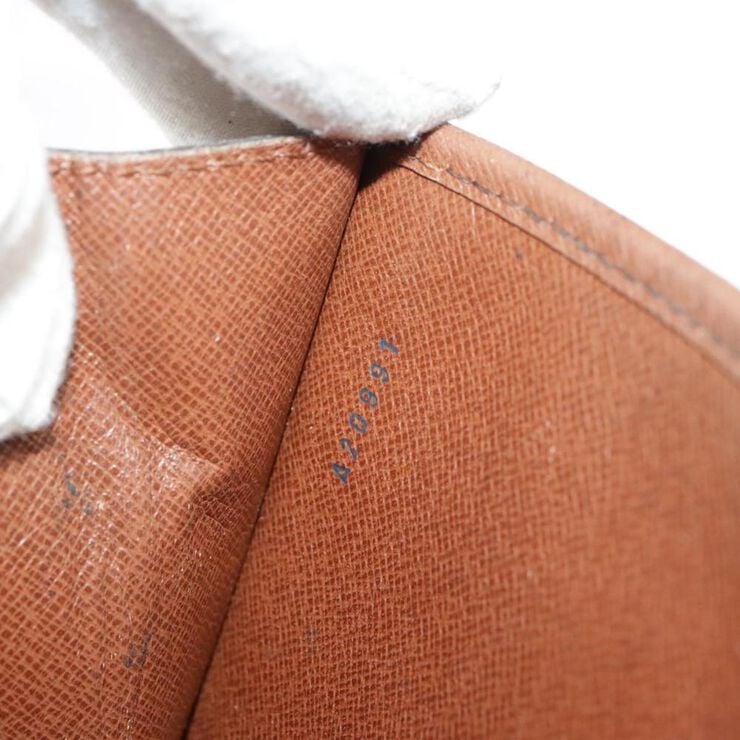 Louis Vuitton Shoulder Bags