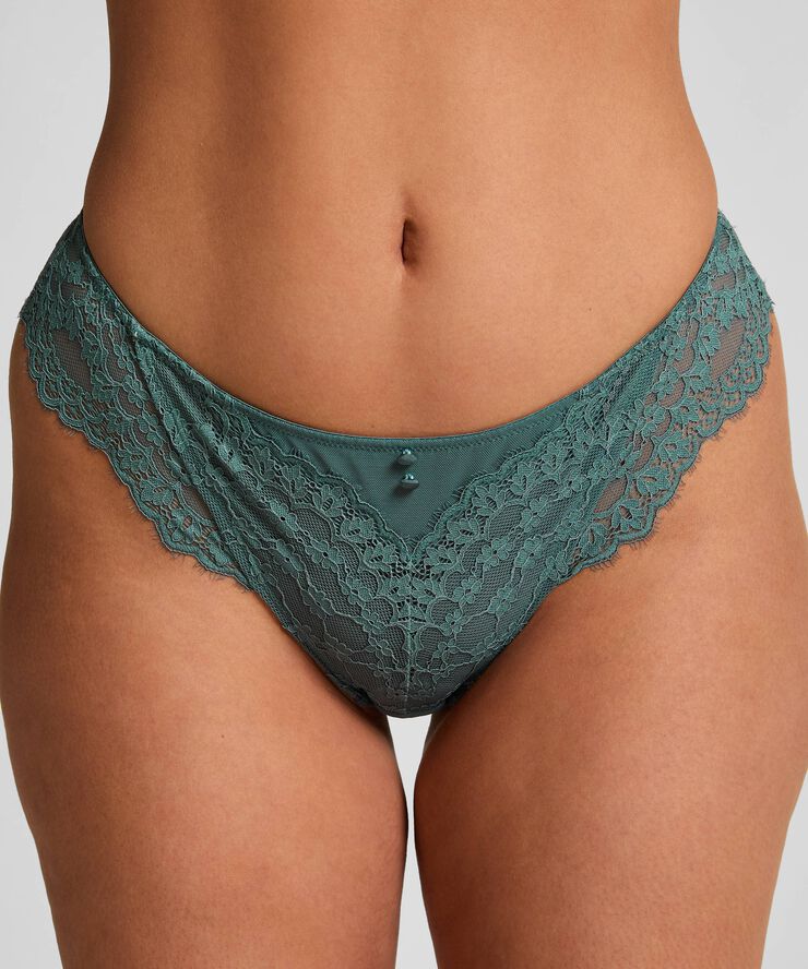 Daisy Brazilian