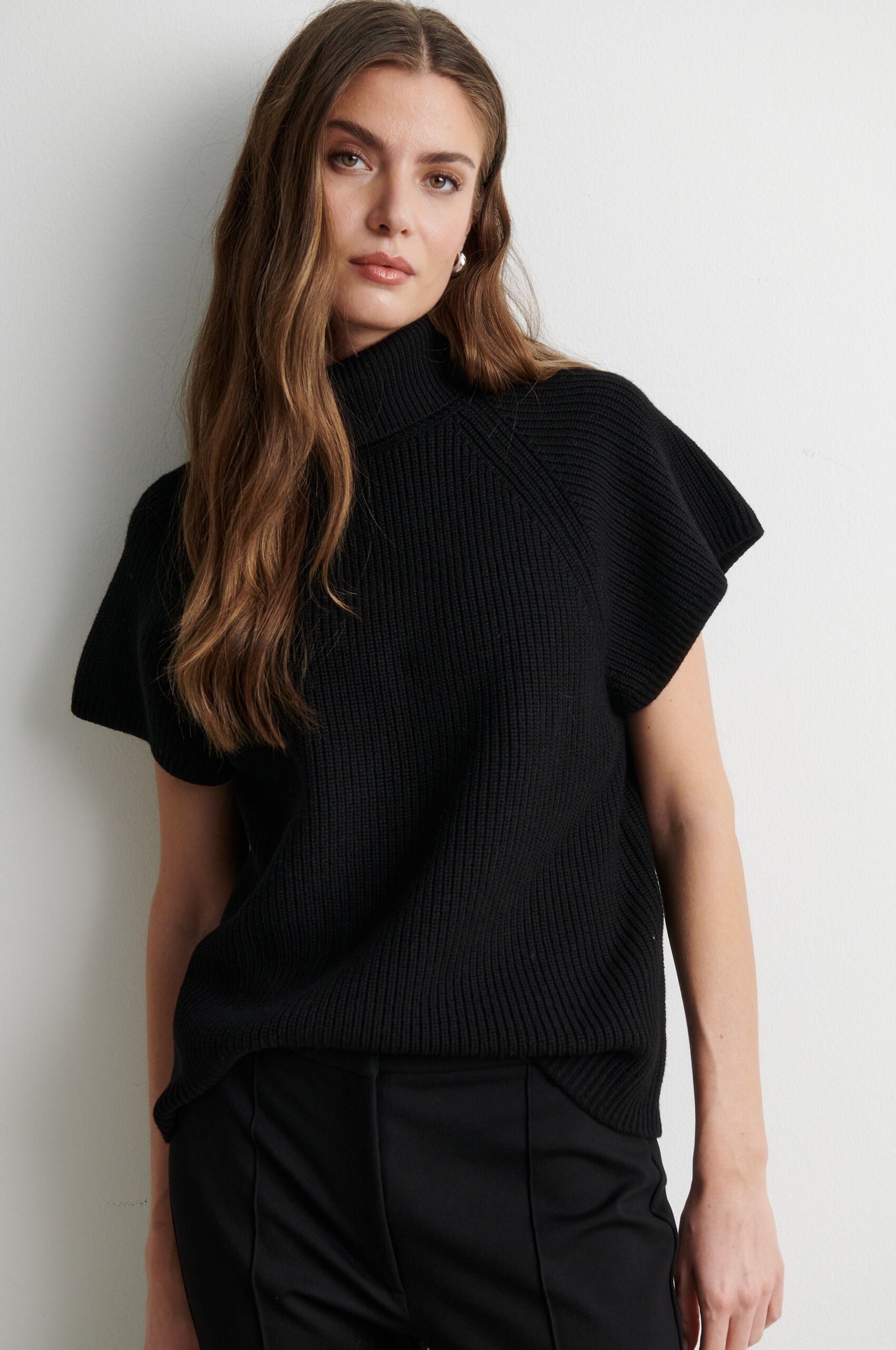Ettas Knit Vest