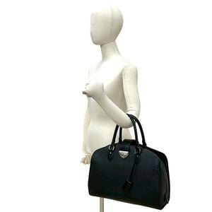 Louis Vuitton Pont Neuf