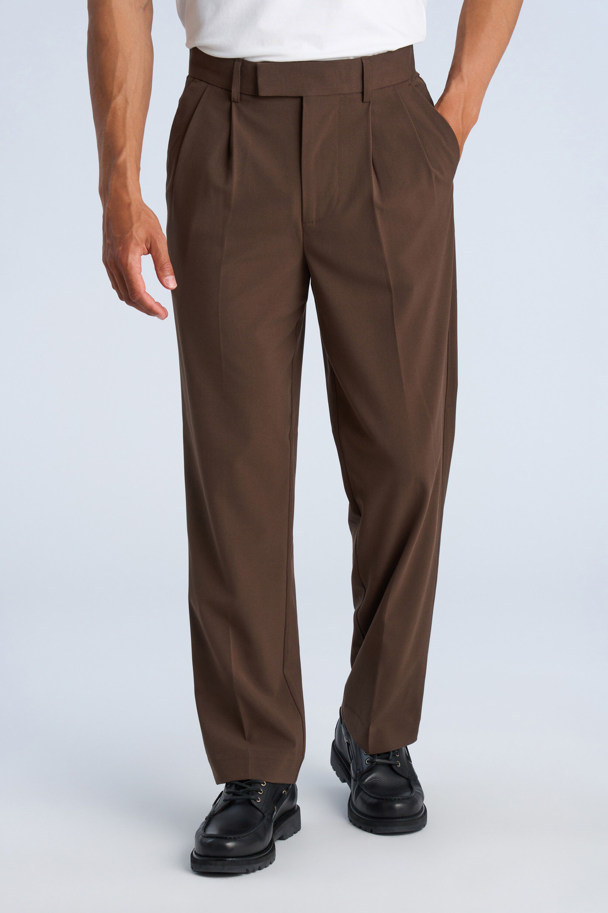 Relaxed pleated formal pants