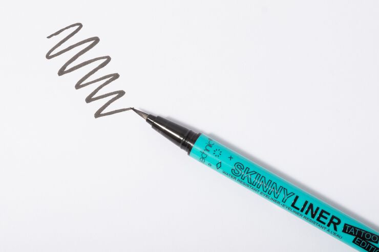 Technic Skinny Liner - Black