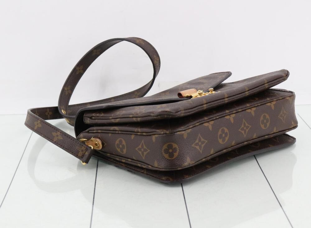 Louis Vuitton Pochette M&eacute;tis