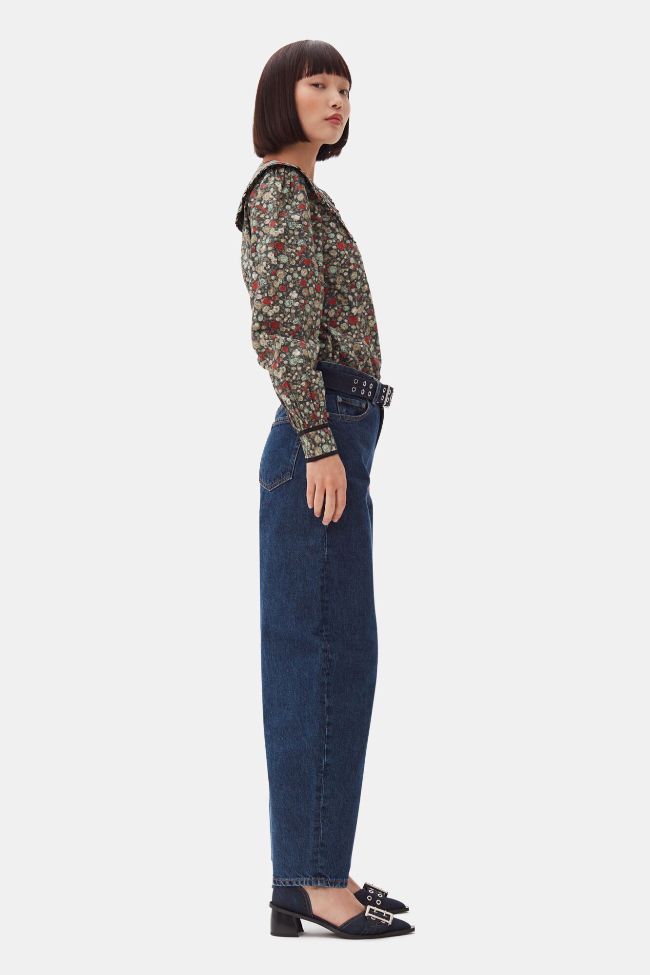 Feminine Buckle Open Cut Pump Denim