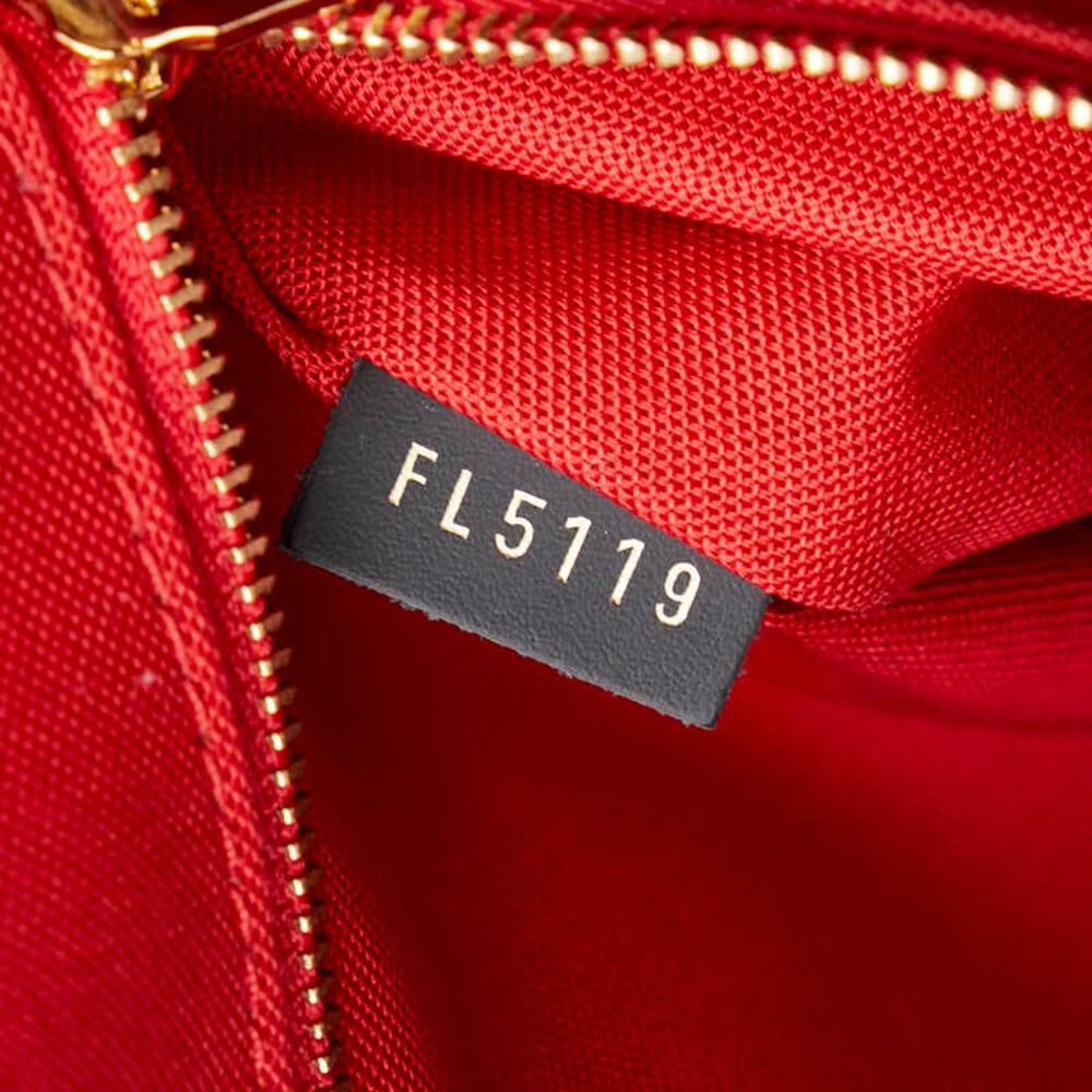 Louis Vuitton Shoulder Bags