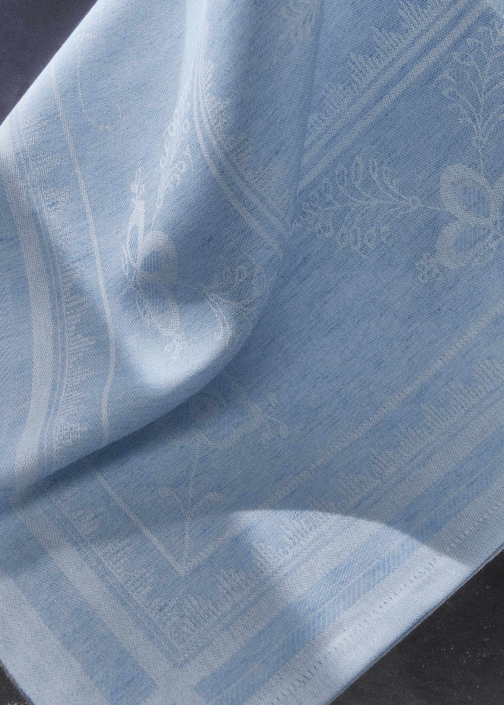 Heritage dug, 320 X 144 cm