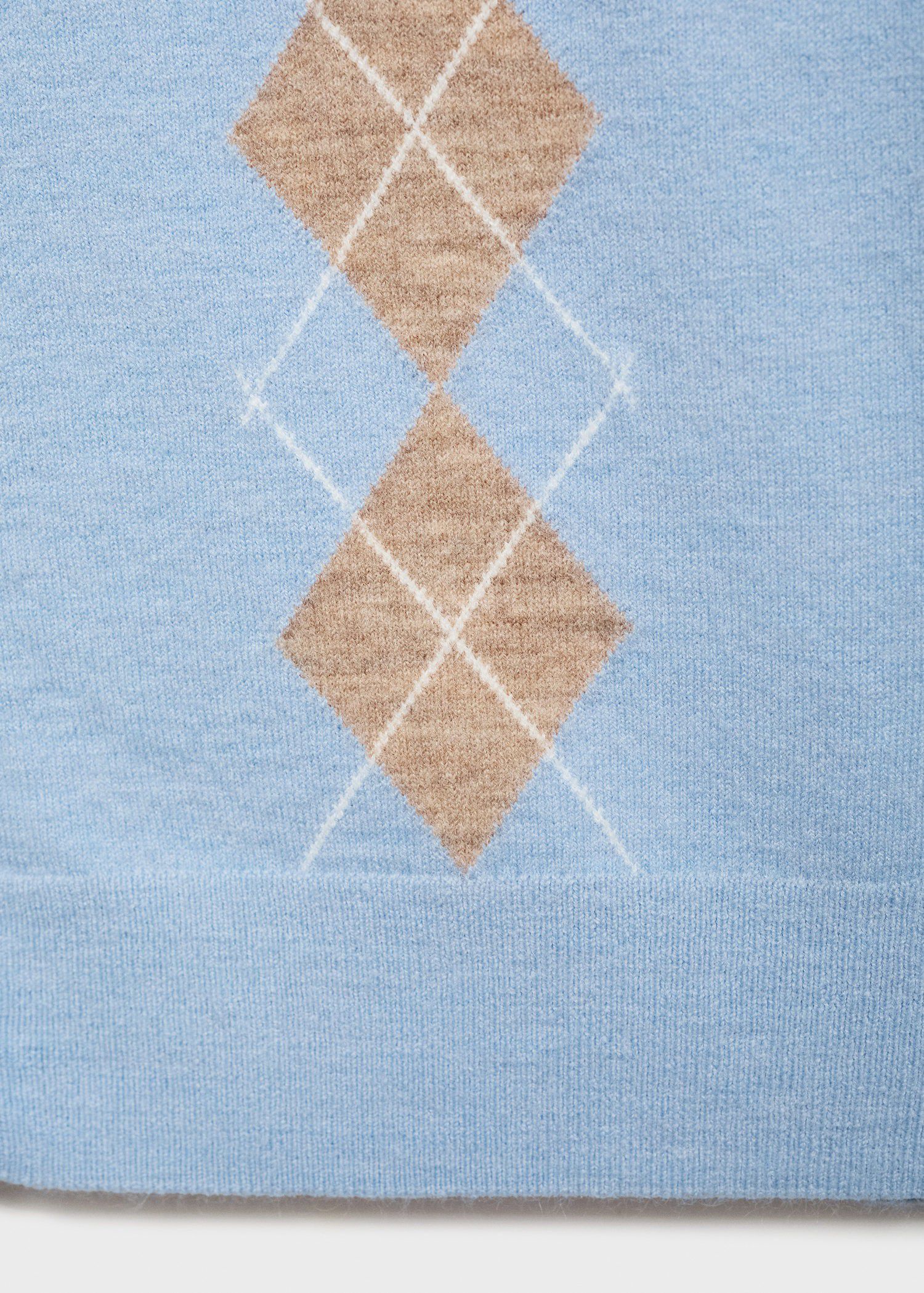 Knitted cardigan with diamonds